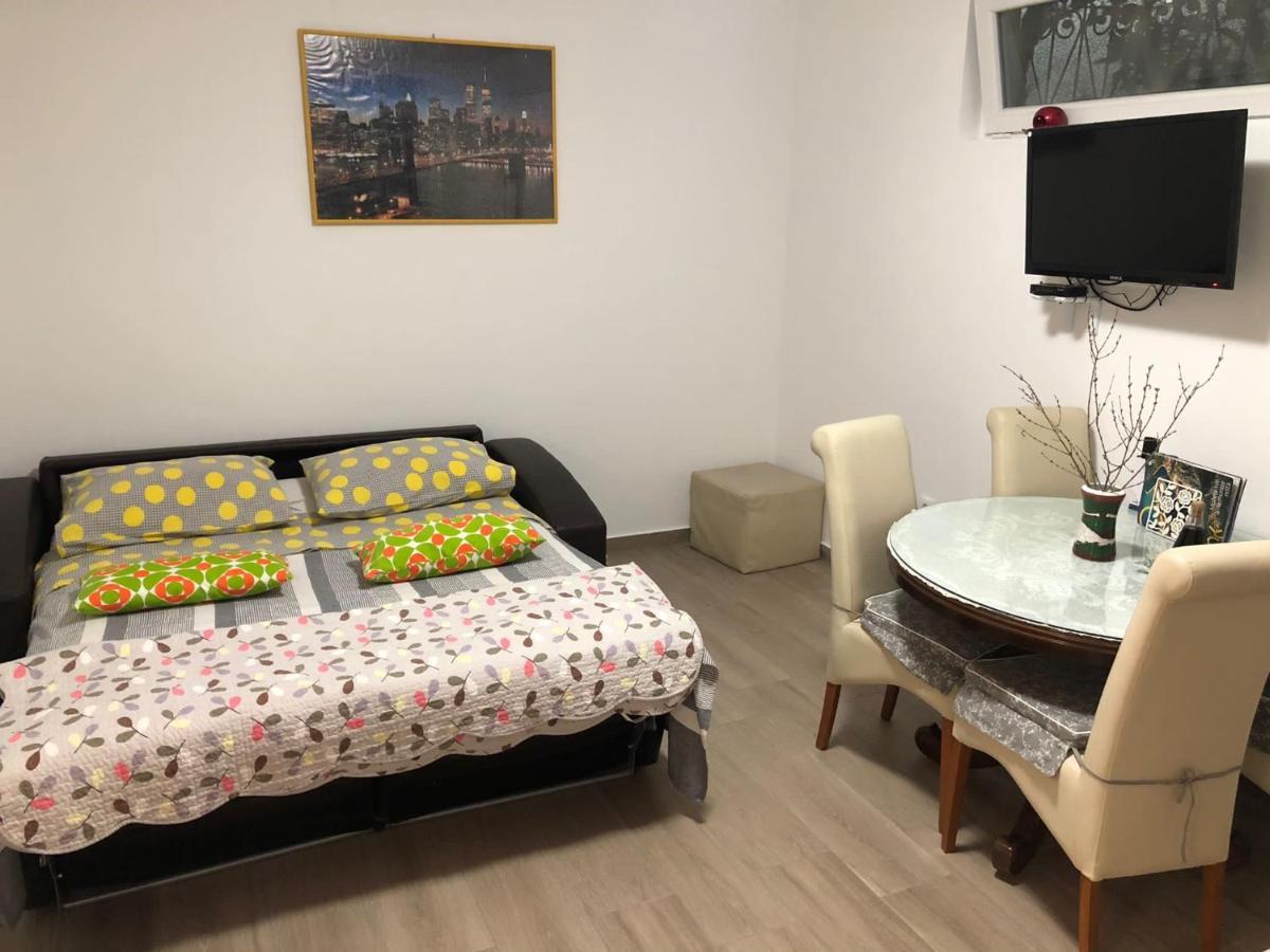Apartment Danka Omiš Exterior foto